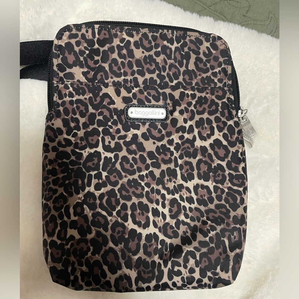 Baggallini crossbody